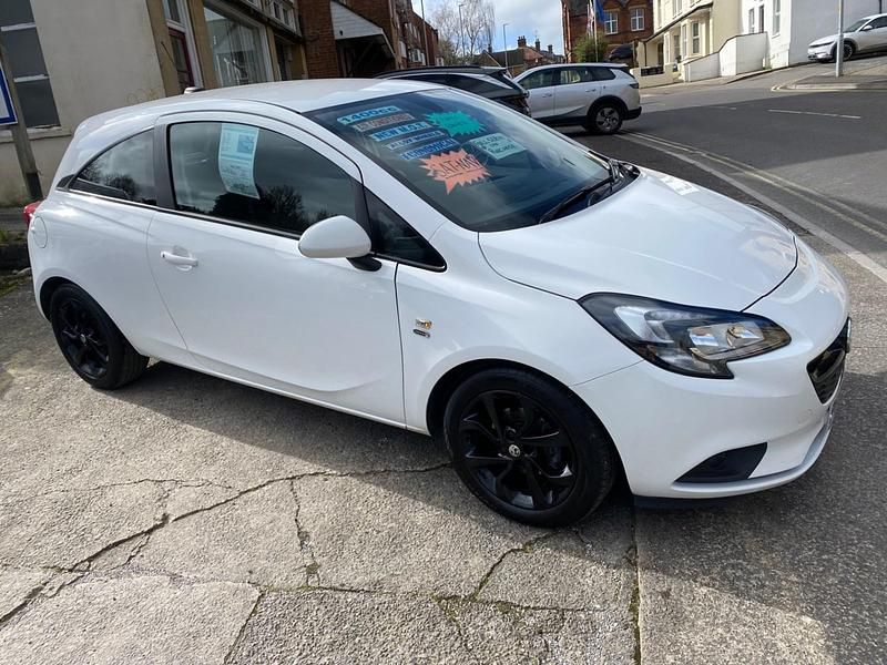 Used Vauxhall Corsa 90 HP (66 kW) 2019 White Hatchback