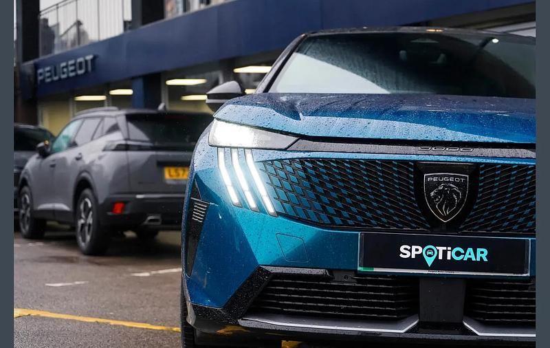 Used Peugeot e-3008 GT 156 kW (213 HP) 2025 Blue SUV