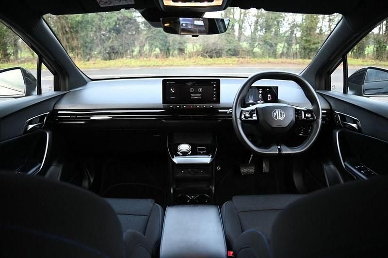 Used MG MG4 EV SE 125 kW (170 HP) 2022 Black Hatchback