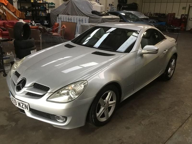 Used Mercedes SLK200 184 HP (135 kW) 2009 Silver Cabriolet