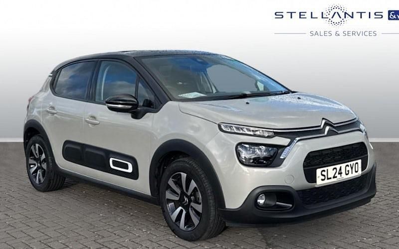 Begagnad Citroën C3 PureTech 83 HK (61 kW) 2024 Röd Halvkombi