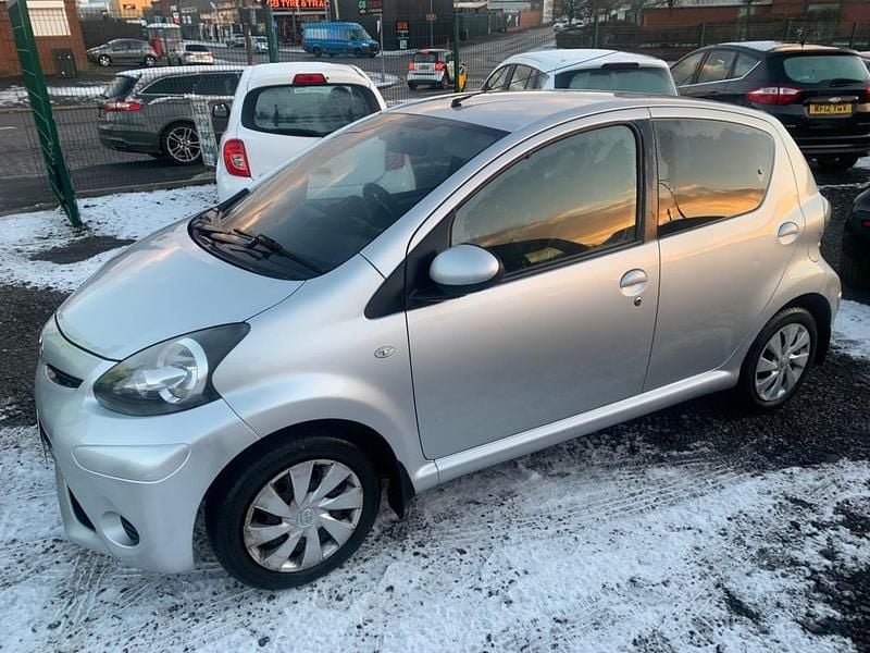 Silver Used 2012 Toyota Aygo Hatchback | £1,999 (Fair price) - Image 1/4