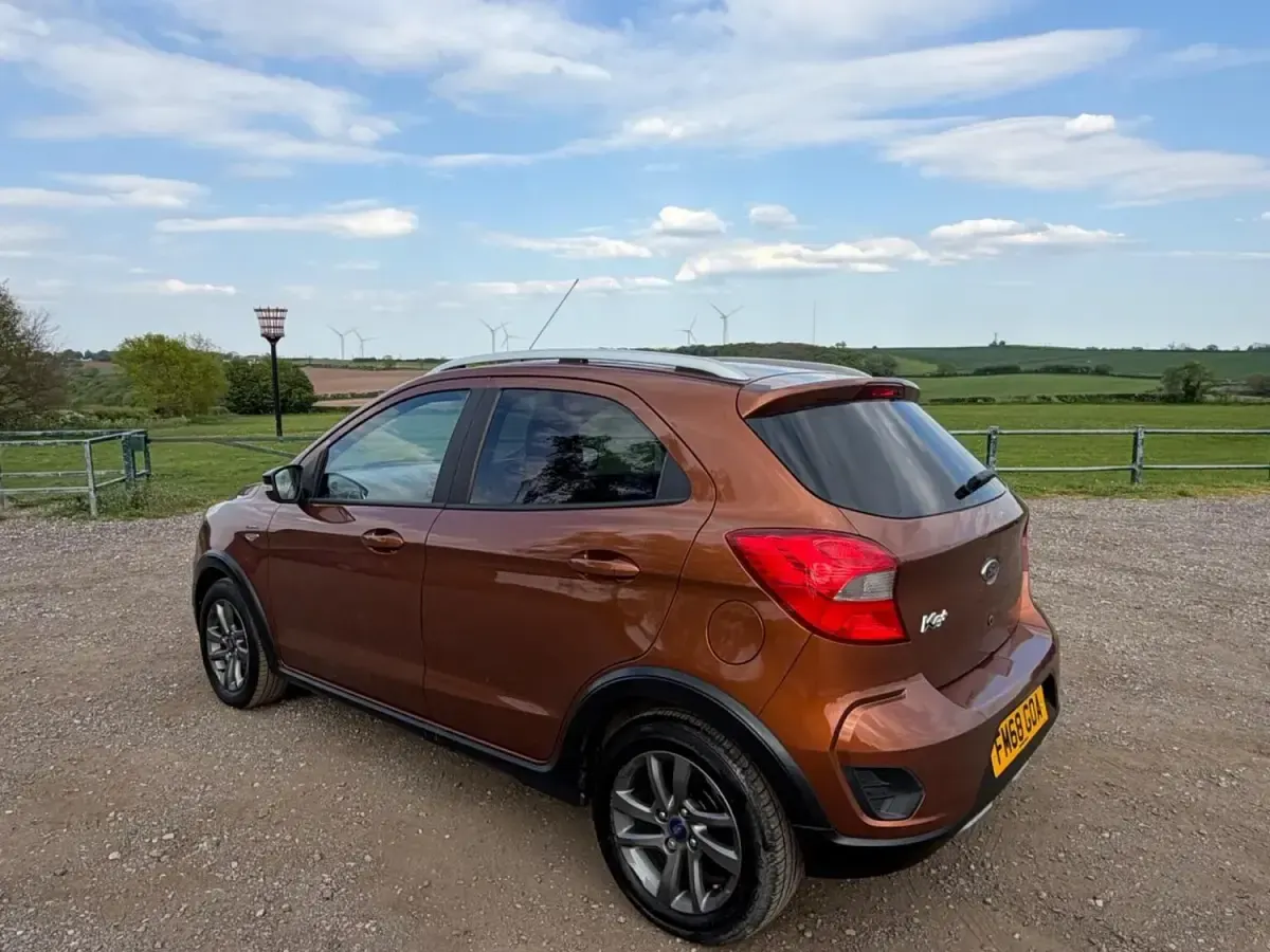 Usado Ford Ka Plus Active 85 HP (62 kW) 2019 Castanho Citadino