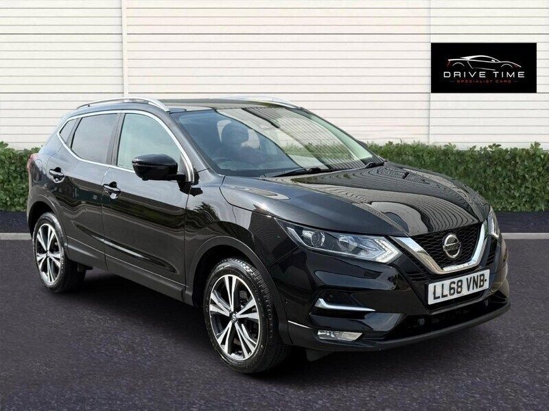 Black Used 2018 Nissan Qashqai N-Connecta SUV | £8,995 (Good price) - Image 1/4