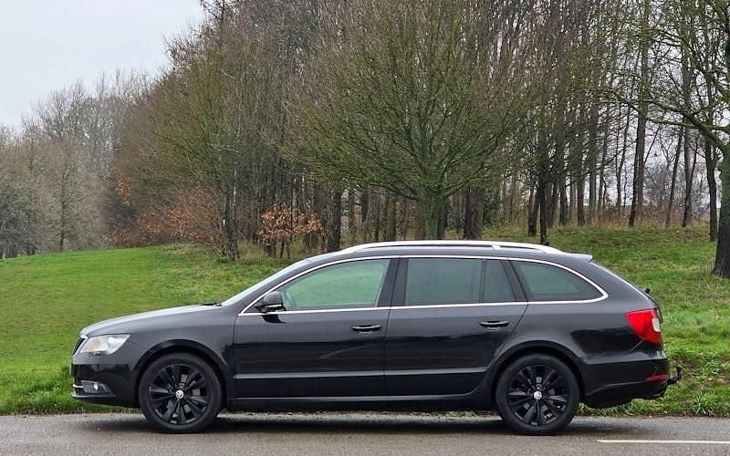 Used Skoda Superb 170 HP (125 kW) 2014 Black Estate