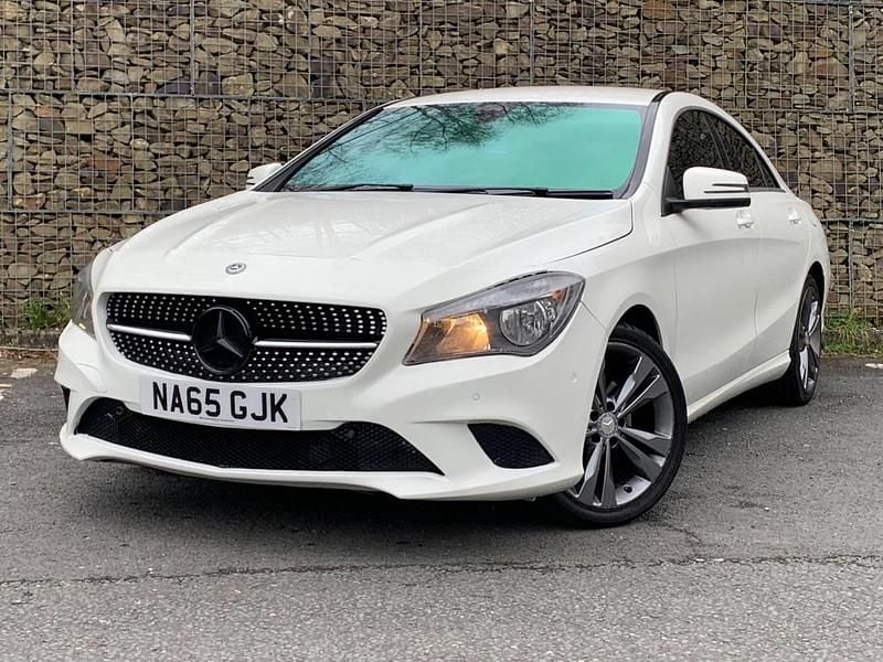 Used Mercedes CLA180 122 HP (89 kW) 2015 White Sedan