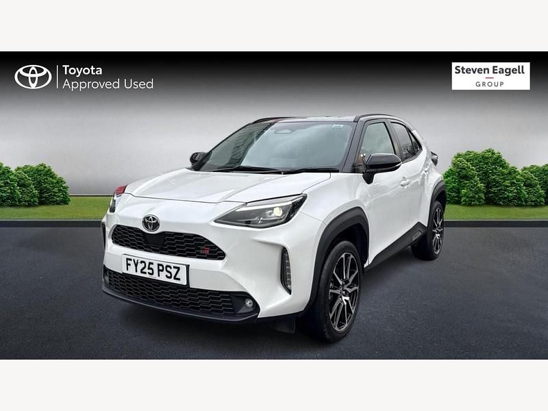 Used Toyota Yaris Hybrid Sport 2025 White/black Hatchback