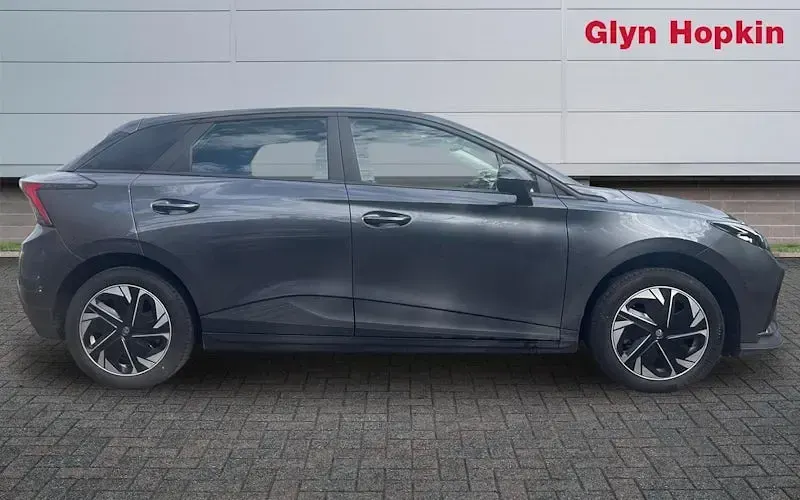 New MG MG4 EV SE 125 kW (170 HP) 2025 Hatchback