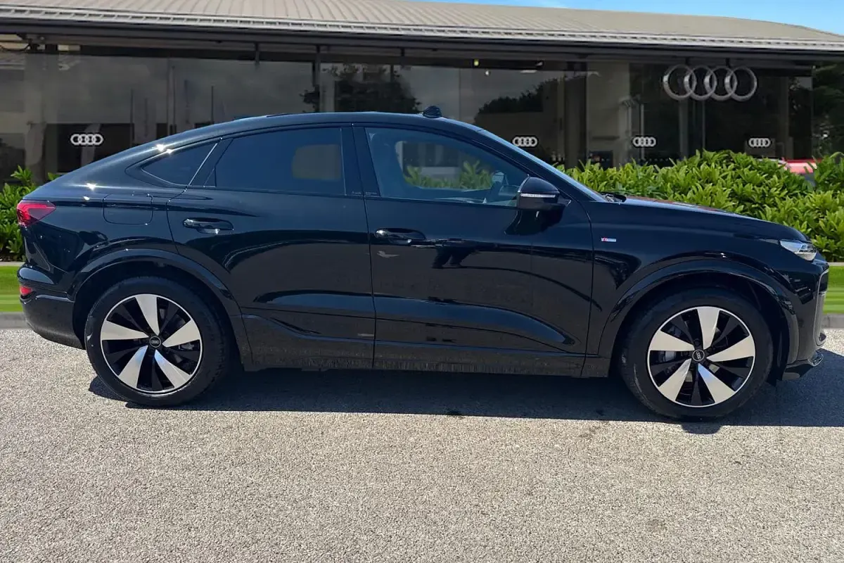 New Audi Q6 Sportback e-tron S-Line 239 kW (326 HP) 2026 Black SUV
