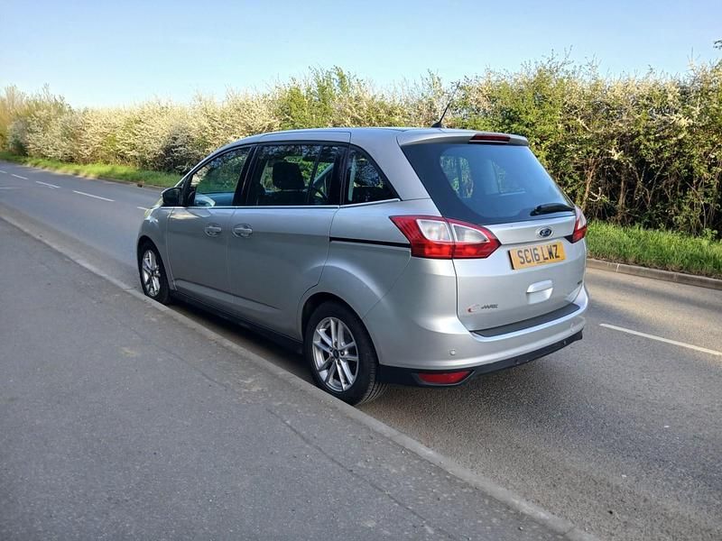 Used Ford Grand C-Max Zetec 125 HP (91 kW) 2016 Silver MPV