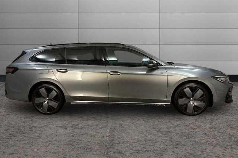 Used VW Passat 150 HP (110 kW) 2025 Estate