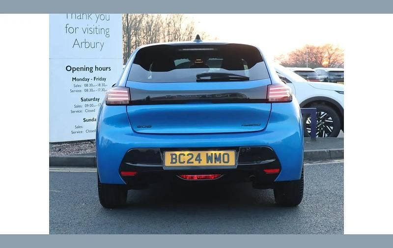 Used Peugeot 208 Allure 101 HP (74 kW) 2024 Blue Hatchback