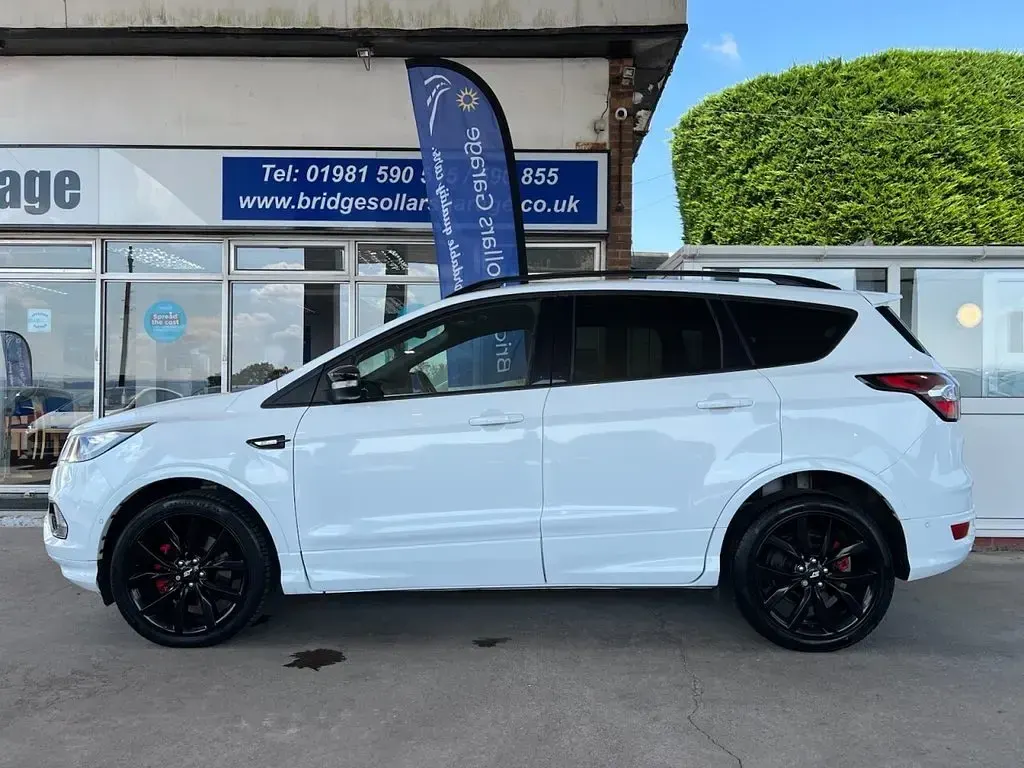 Used Ford Kuga ST-Line 180 HP (132 kW) 2019 White SUV