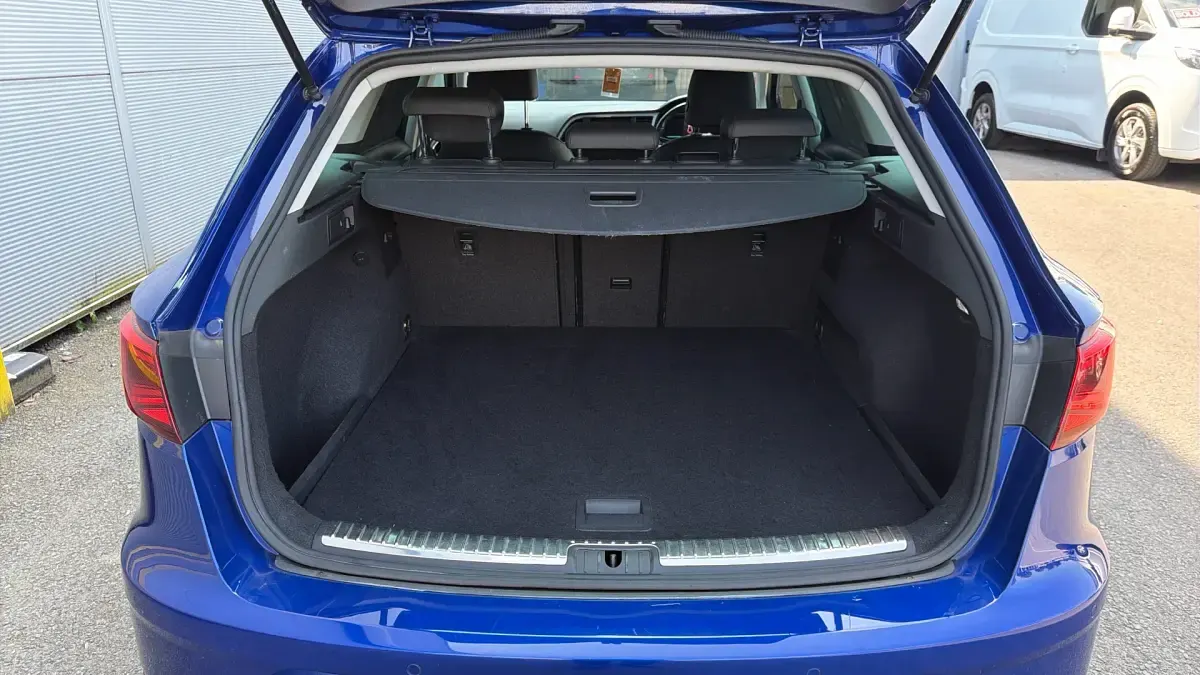 Used Seat Leon XCELLENCE Lux 190 HP (139 kW) 2019 Blue Estate