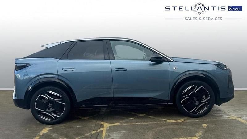 Used Peugeot e-3008 GT 152 kW (207 HP) 2024 Blue SUV