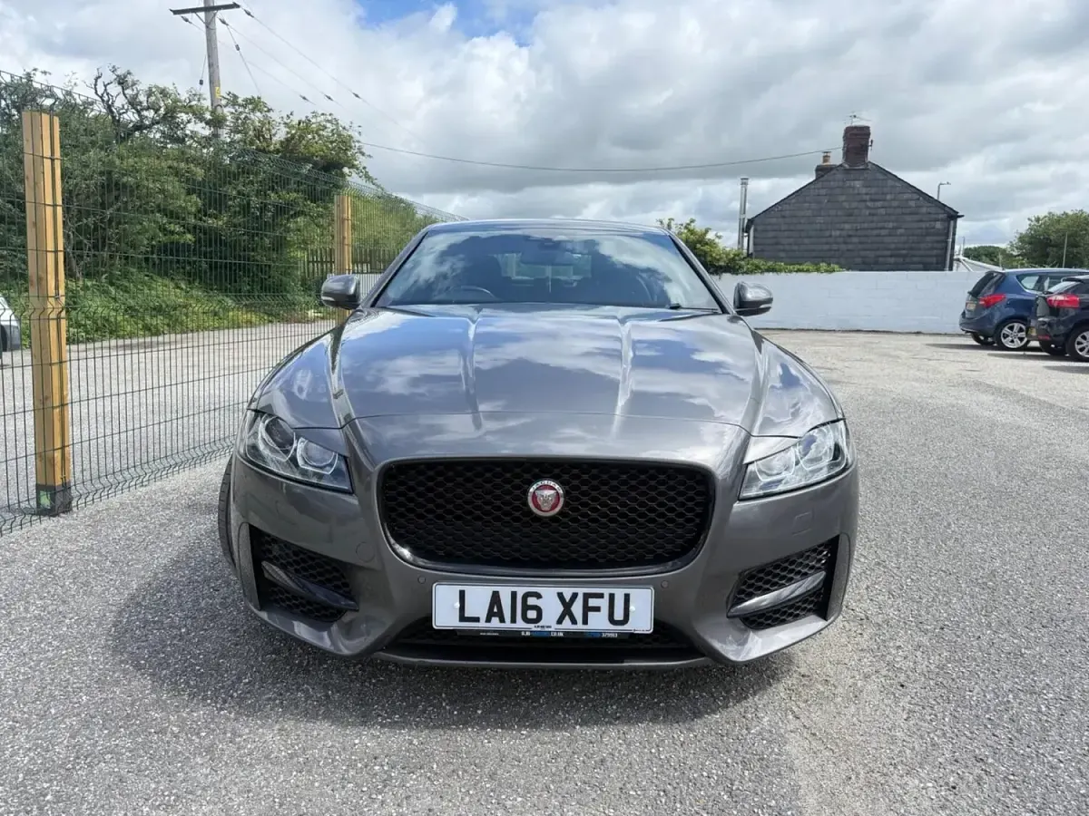 Used Jaguar XF R-Sport 180 HP (132 kW) 2016 Grey Sedan