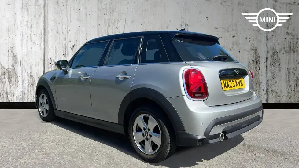 Used Mini Cooper Classic 134 HP (98 kW) 2023 Silver Hatchback