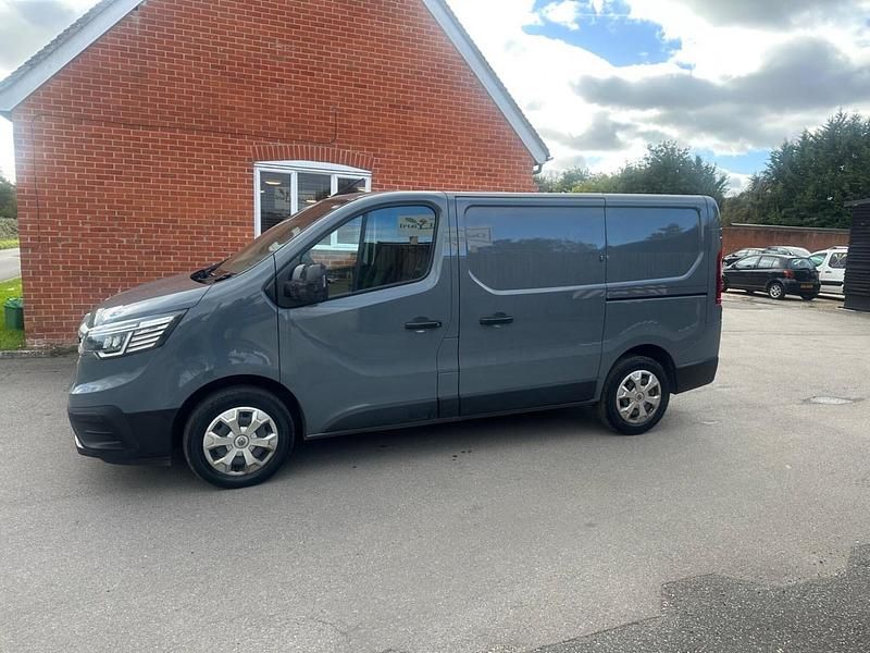Used Renault Trafic Business 2022 Grey MPV