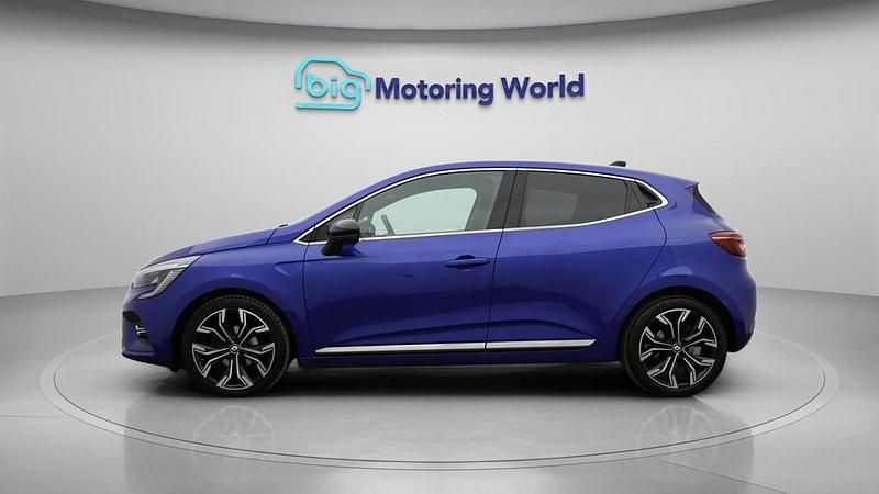 Used Renault Clio V Techno 90 HP (66 kW) 2022 Blue Hatchback