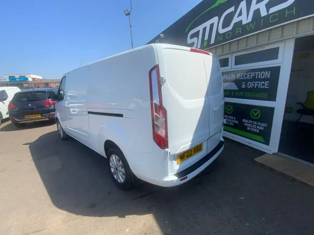 Used Ford Transit Custom Limited 130 HP (95 kW) 2022 White Van