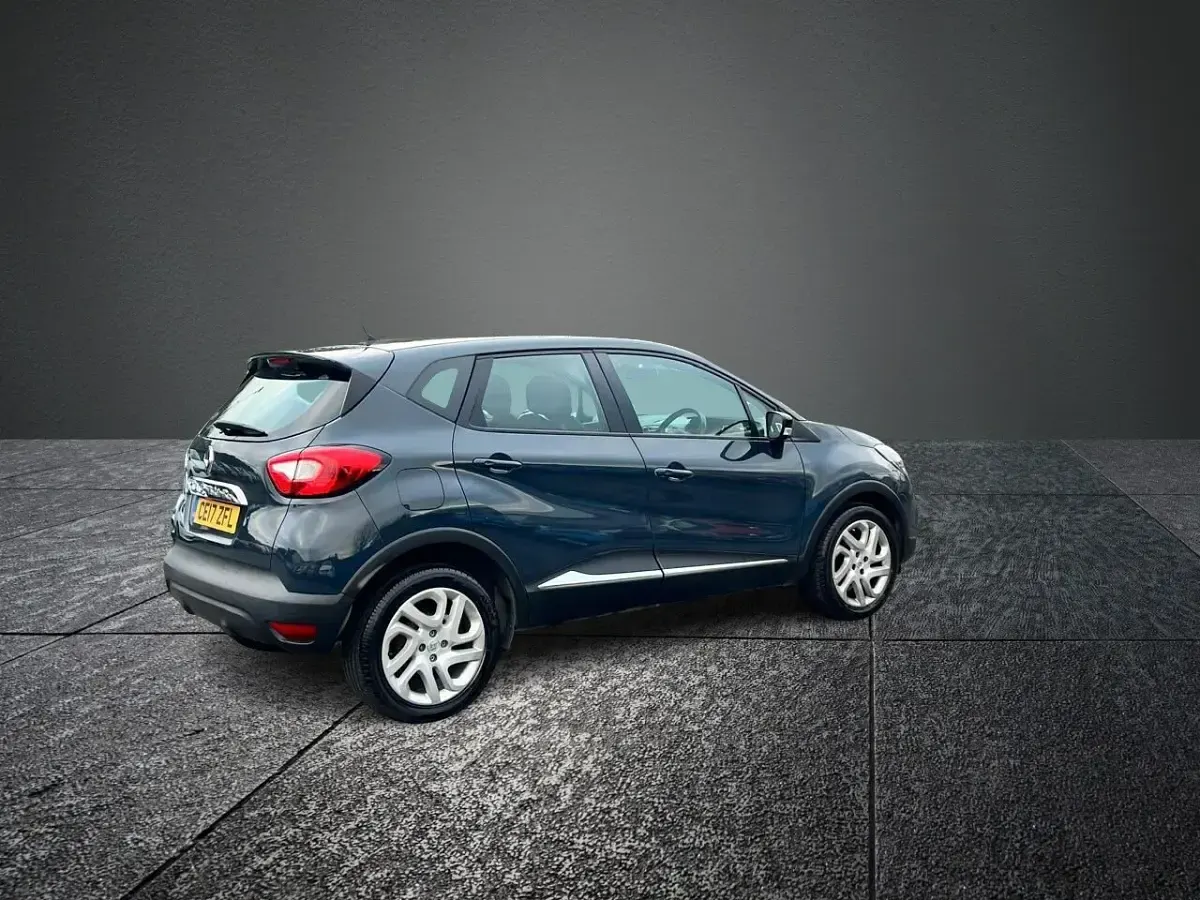 Used Renault Captur Dynamique 90 HP (66 kW) 2017 Blue SUV