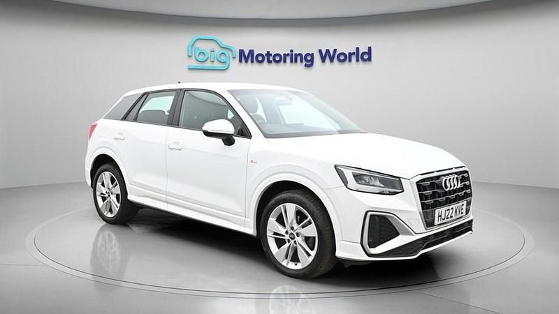 Used Audi Q2 S-Line 150 HP (110 kW) 2022 White SUV