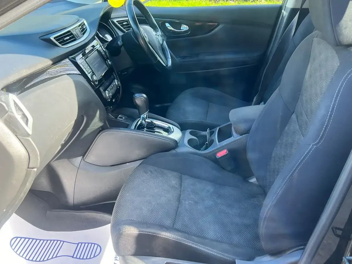 Used Nissan Qashqai N-Connecta 130 HP (95 kW) 2016 Black SUV