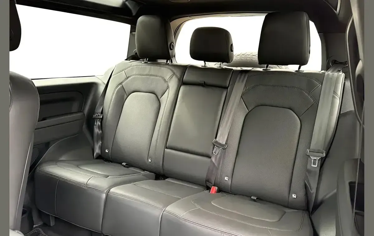 Used Land Rover Defender HSE Dynamic 344 HP (253 kW) 2024 Silver SUV