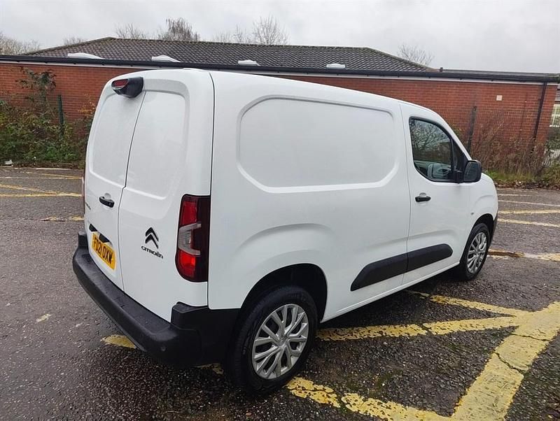 Used Citroën Berlingo 100 HP (73 kW) 2021 White MPV