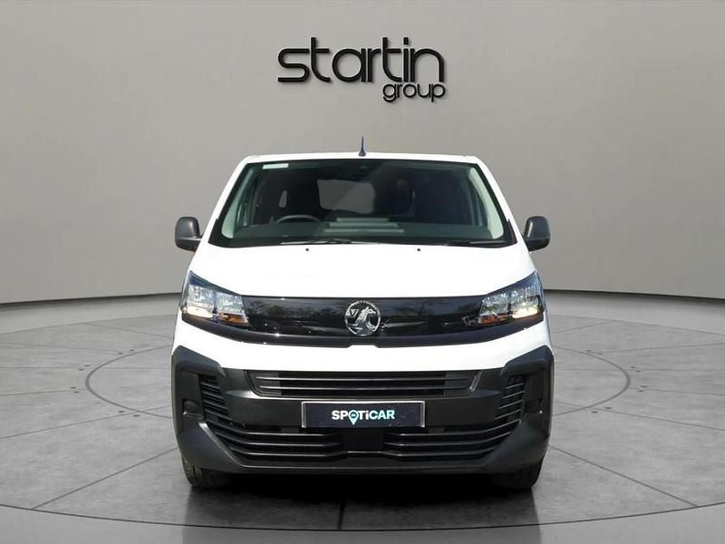 Used Vauxhall Vivaro 143 HP (105 kW) 2025 White MPV