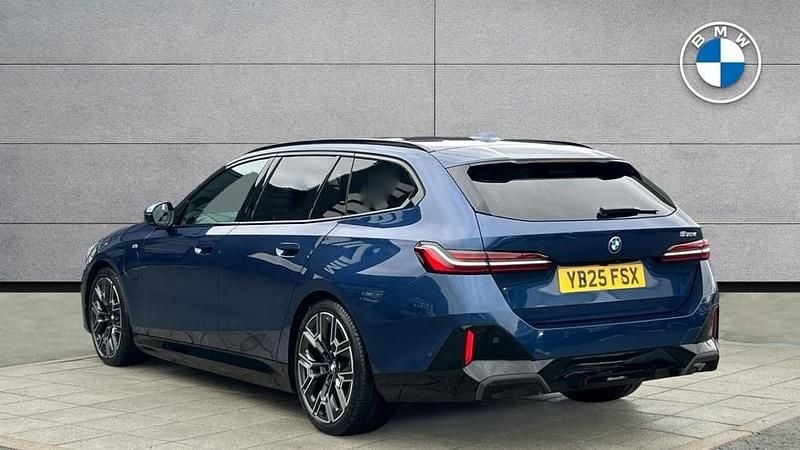 Used BMW 530e M Sport 295 HP (216 kW) 2025 Blue Estate