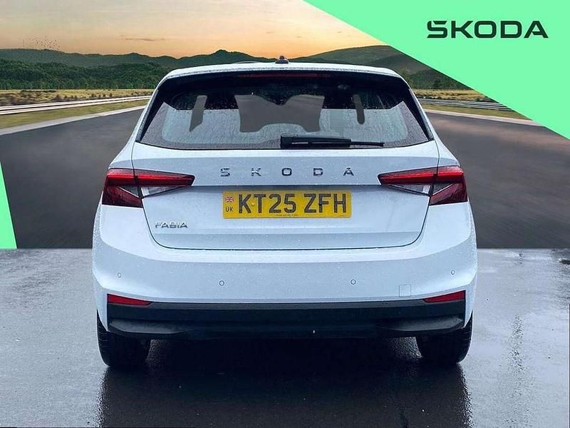 Used Skoda Fabia SE 94 HP (69 kW) 2025 White Hatchback