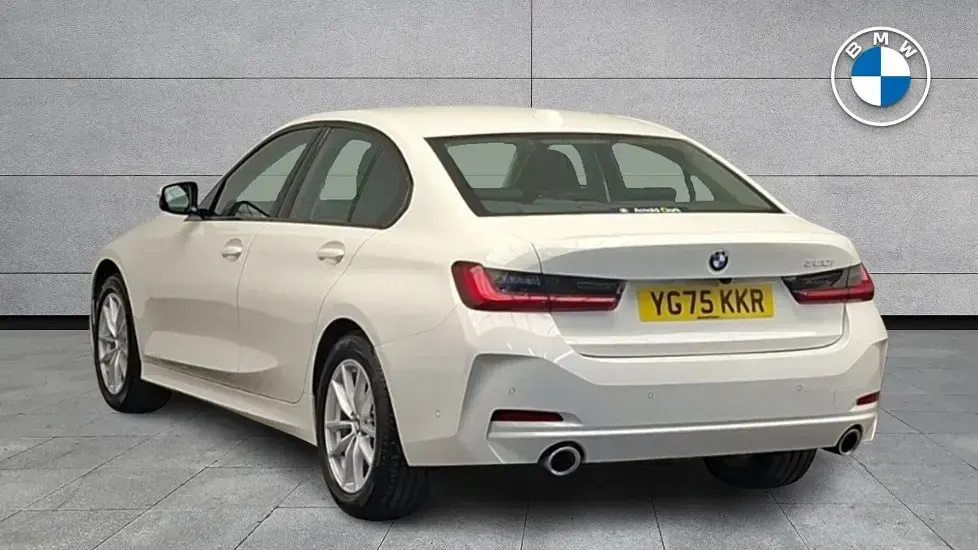 Used BMW 320 Sport Line 184 HP (135 kW) 2025 White Sedan