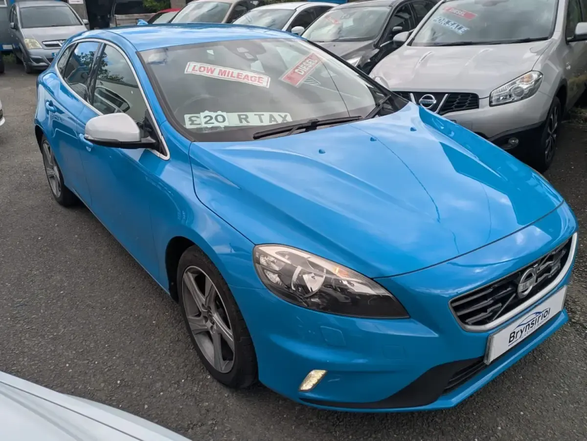 Gebraucht Volvo V40 R-Design 115 PS (84 kW) 2014 Blau Kleinwagen