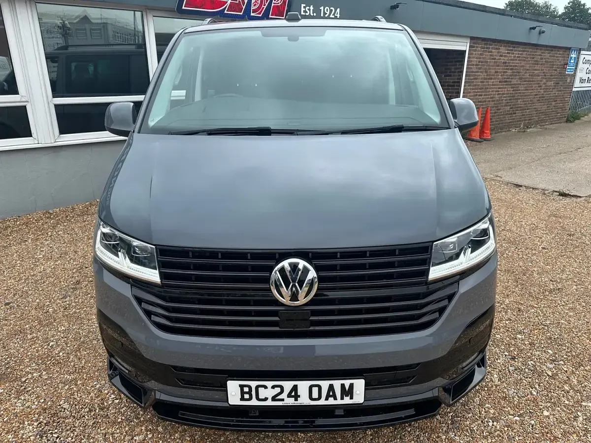 Used VW Transporter Highline 150 HP (110 kW) 2024 Grey Van