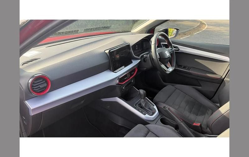 Used Seat Arona FR Sport 115 HP (84 kW) 2024 Red SUV