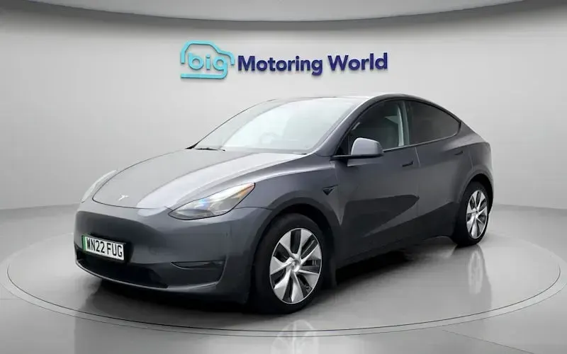 Used Tesla Model Y Long Range AWD 286 kW (389 HP) 2025 SUV