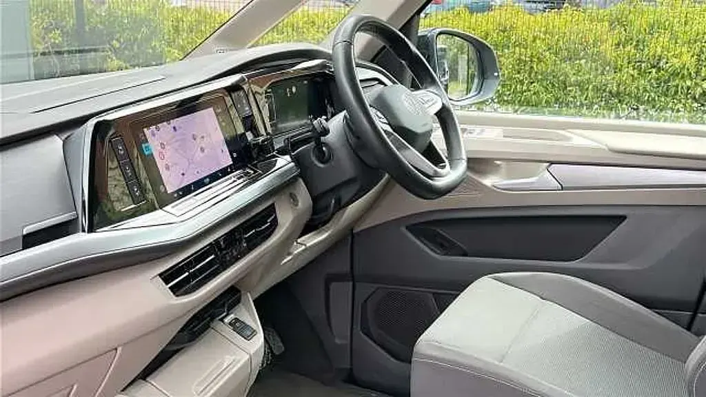 Used VW Multivan Life 150 HP (110 kW) 2025 Grey MPV