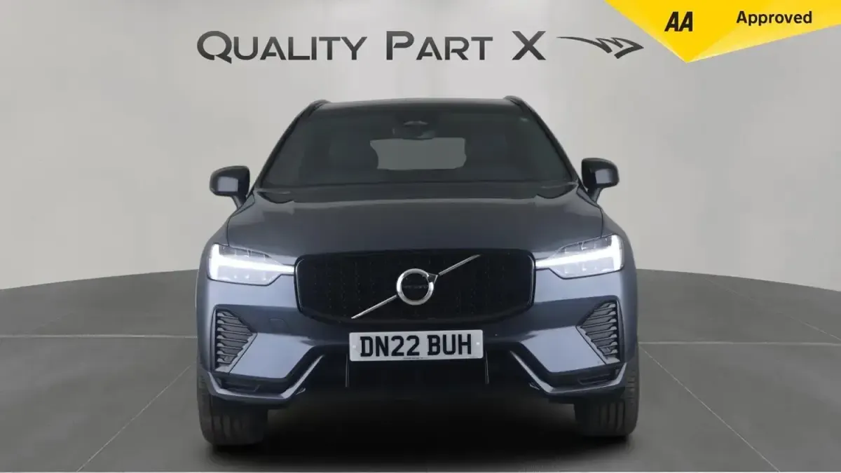 Used Volvo XC60 Plus 194 HP (142 kW) 2022 Blue SUV