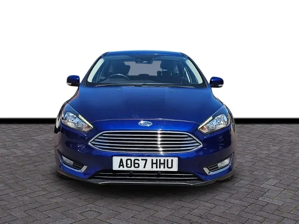 Used Ford Focus Titanium 125 HP (91 kW) 2017 Blue Hatchback