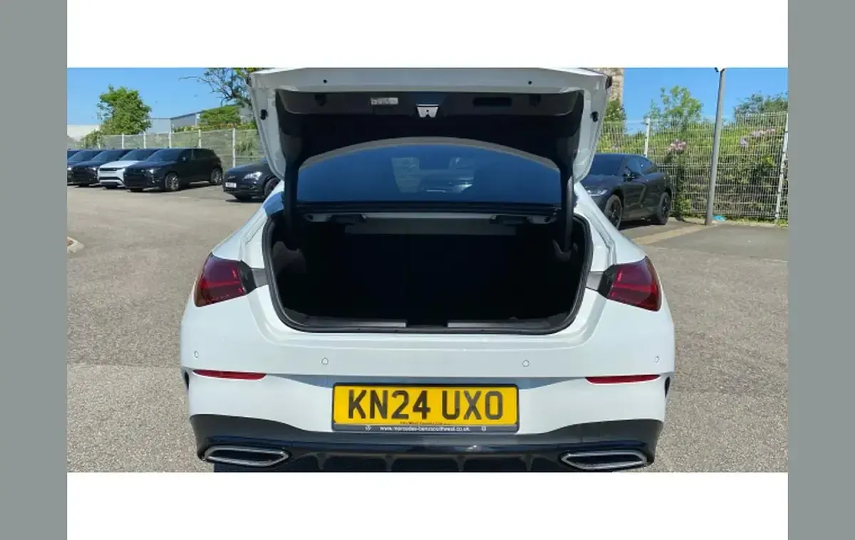 Used Mercedes CLA220 AMG Line Premium Plus 190 HP (139 kW) 2024 White Sedan