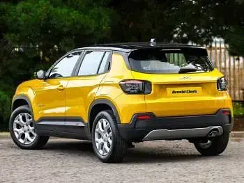 Used Jeep Avenger Altitude 100 HP (73 kW) 2024 Yellow/black SUV