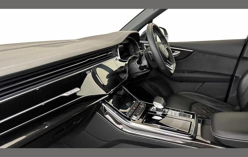 Usado Audi SQ7 Black Edition 507 CV (372 kW) 2024 Gris SUV