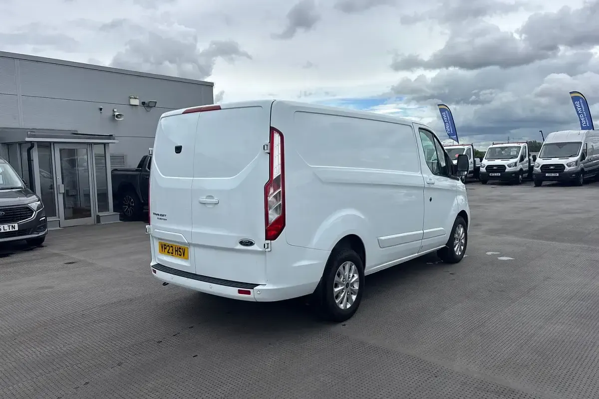 Used Ford Transit Custom Limited 131 HP (96 kW) 2023 Frozen white Van