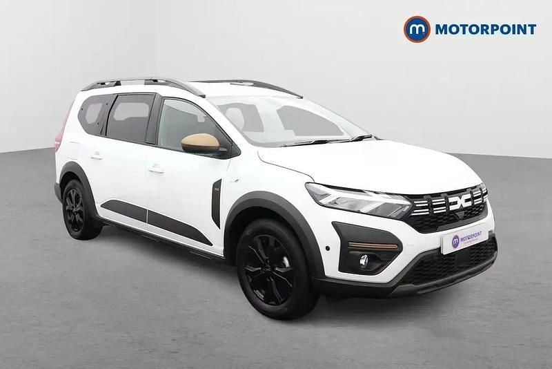 White Used 2023 Dacia Jogger Extreme MPV | £19,599 (Fair price) - Image 1/4