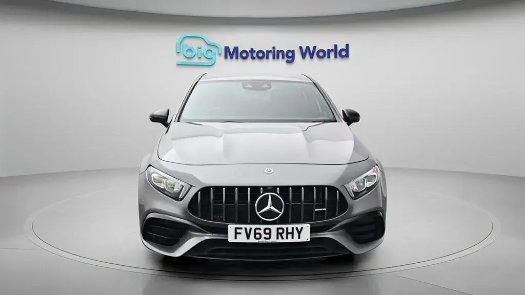 Usado Mercedes A45 AMG AMG 421 HP (309 kW) 2020 Cinzento Citadino