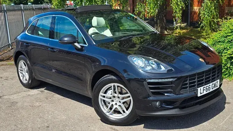 Used Porsche Macan 258 HP (189 kW) 2016 Black SUV