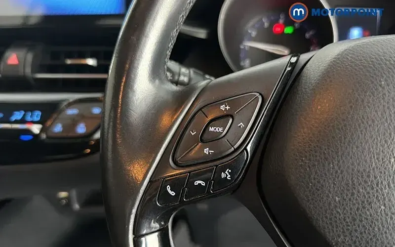 Used Toyota C-HR 116 HP (85 kW) 2018 Blue SUV