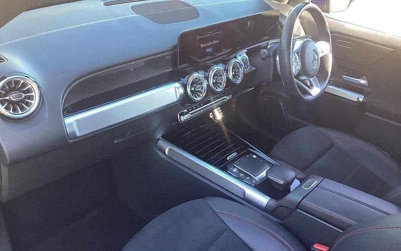 Used Mercedes GLB200 AMG Line Premium Plus 163 HP (119 kW) 2022 Blue SUV