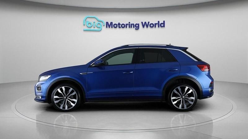 Usado VW T-Roc R-line 150 HP (110 kW) 2021 Azul SUV